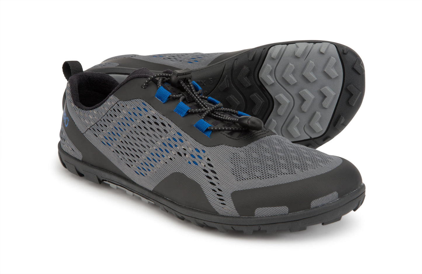 Xero Shoes Canada, specifically barefoot hiking shoes Canada. These minimalist shoes have flexible soles, wide toe boxes, and zero drop. Side and sole pair view of Xero Men's Aqua X Sport in Steel Gray/Blue. Water friendly road and trail shoe.