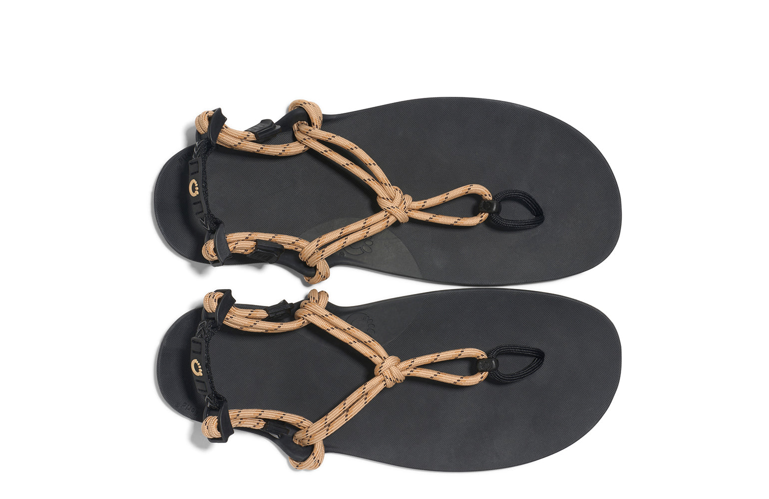 Xero Shoes Canada, specifically men’s barefoot shoes Canada. These minimalist shoes have flexible soles, wide toe boxes, and zero drop. Top view of Xero Men's Genesis in Sand. Lightweight, packable, travel-friendly sandal.