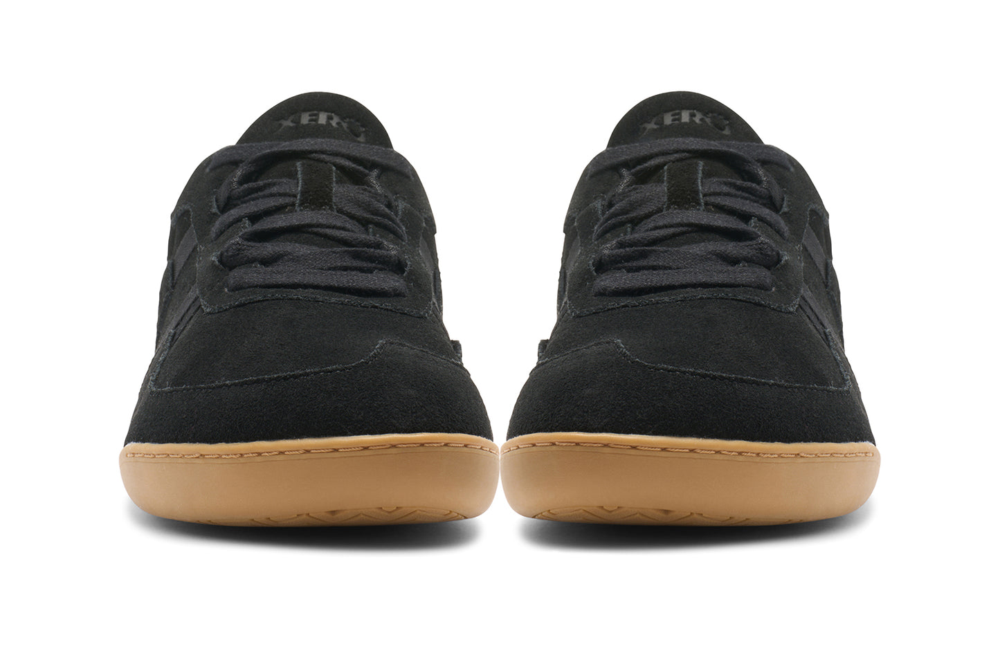 Xero Shoes Canada, specifically men’s barefoot shoes Canada. These minimalist shoes have flexible soles, wide toe boxes, and zero drop. Front view of Xero Men's Kelso in Black/Gum. Leather and suede court-style shoe.