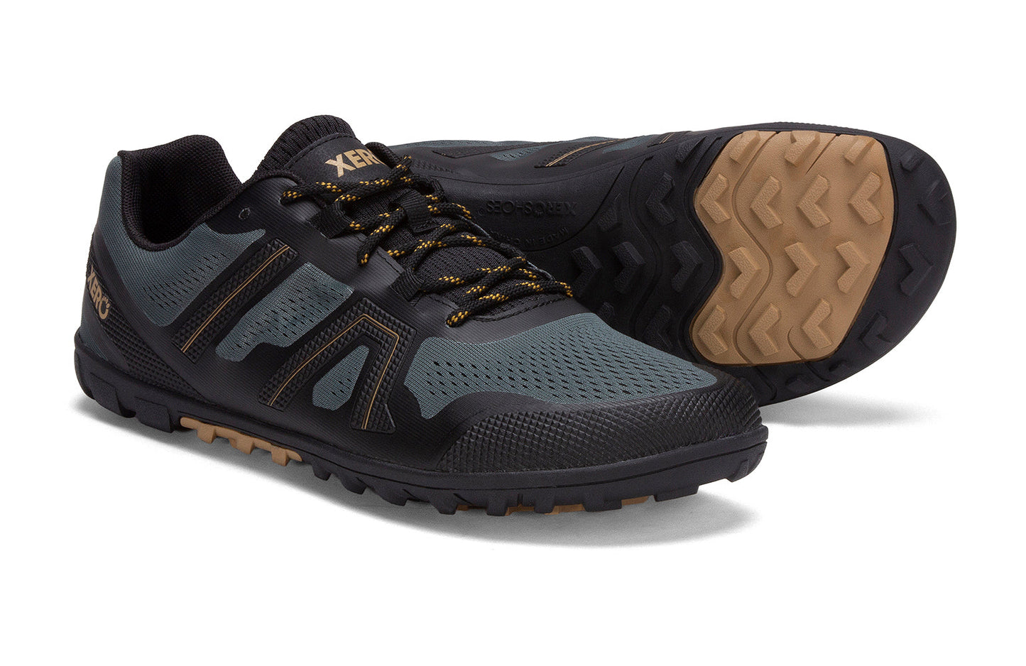 Xero Shoes Canada, specifically barefoot hiking shoes Canada. These minimalist shoes have flexible soles, wide toe boxes, and zero drop. Side and sole pair view of Xero Men's Mesa Trail II in Forest. Durable, breathable hiking shoe.