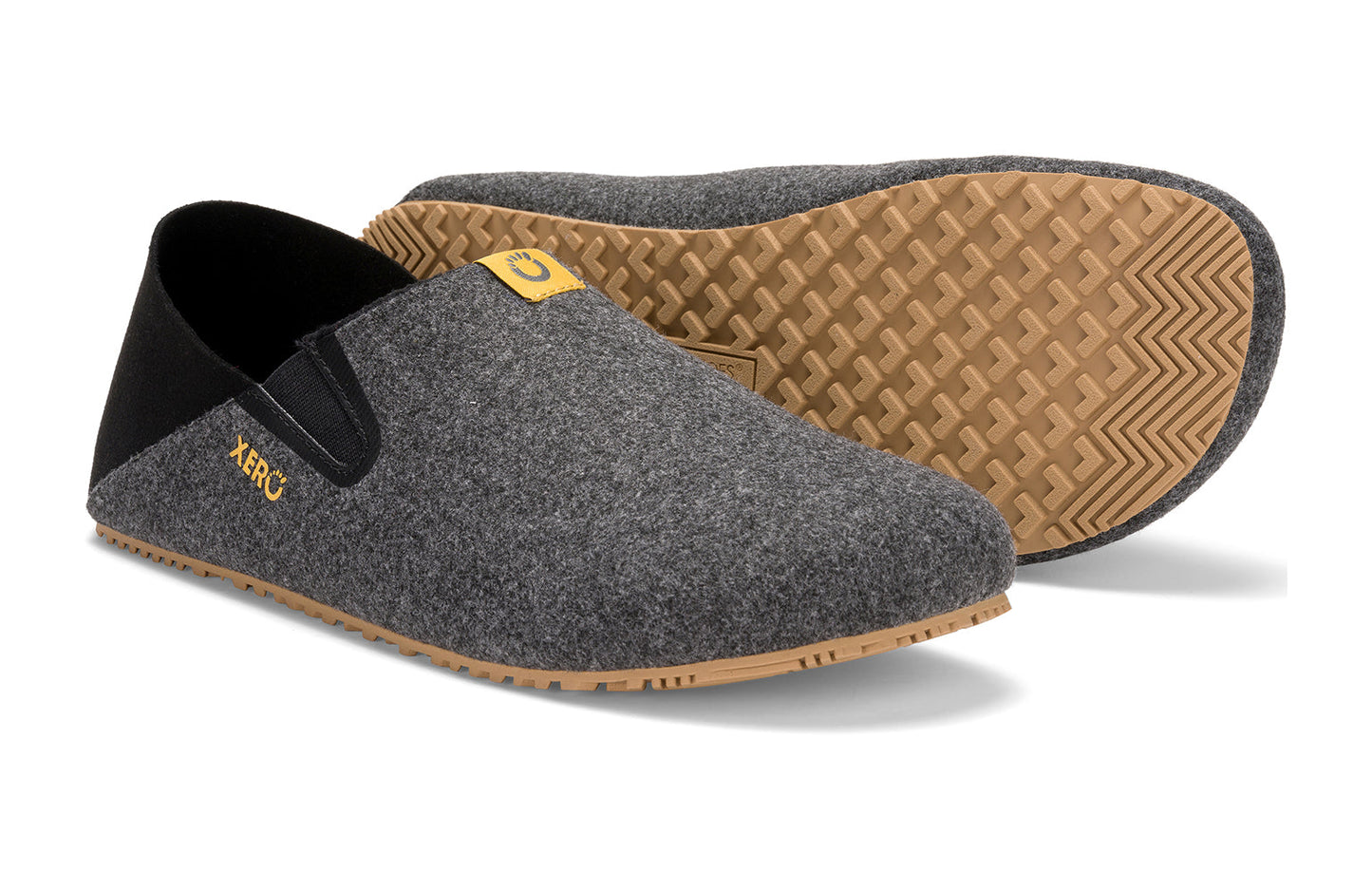 Xero Shoes Canada, specifically men’s barefoot shoes Canada. These minimalist shoes have flexible soles, wide toe boxes, and zero drop. Pair view of Xero Men's Pagosa in Black. Lightweight slipper.