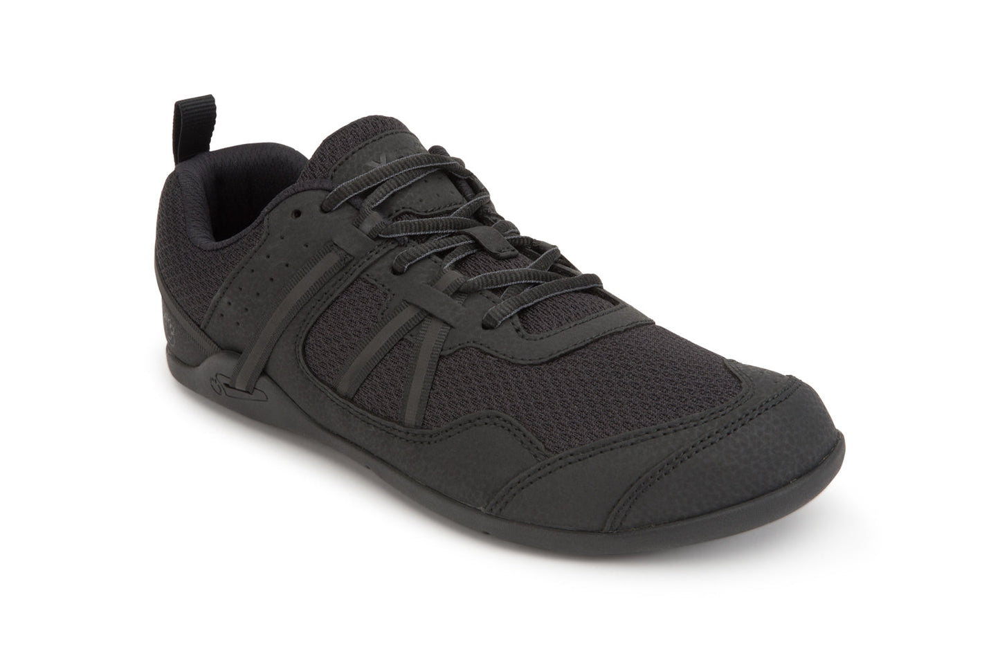 Xero Shoes Canada, specifically men’s barefoot shoes Canada. These minimalist shoes have flexible soles, wide toe boxes, and zero drop. Angled view of Xero Men's Prio in Black. A running and fitness shoe.