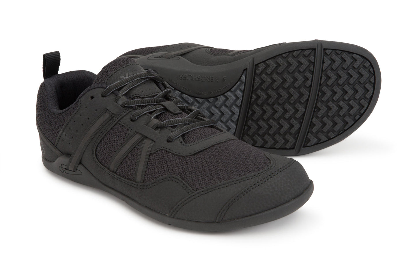 Xero Shoes Canada, specifically men’s barefoot shoes Canada. These minimalist shoes have flexible soles, wide toe boxes, and zero drop. Pair view of Xero Men's Prio in Black. A running and fitness shoe.