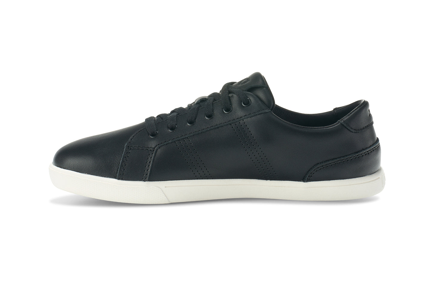 Xero Shoes Canada, specifically men’s barefoot shoes Canada. These minimalist shoes have flexible soles, wide toe boxes, and zero drop. Side view of Dillon Leather in Black. A classic leather sneaker.