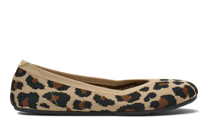 Xero Shoes Canada, specifically women’s barefoot shoes Canada. These minimalist shoes have flexible soles, wide toe boxes, and zero drop. Side view of Xero Women's Phoenix Knit in Leopard. Women's casual flat. 