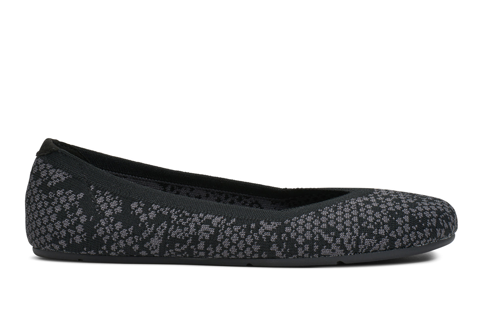 Xero Shoes Canada, specifically women’s barefoot shoes Canada. These minimalist shoes have flexible soles, wide toe boxes, and zero drop. Side view of Xero Women's Phoenix Knit in Snake. Women's casual flat. 