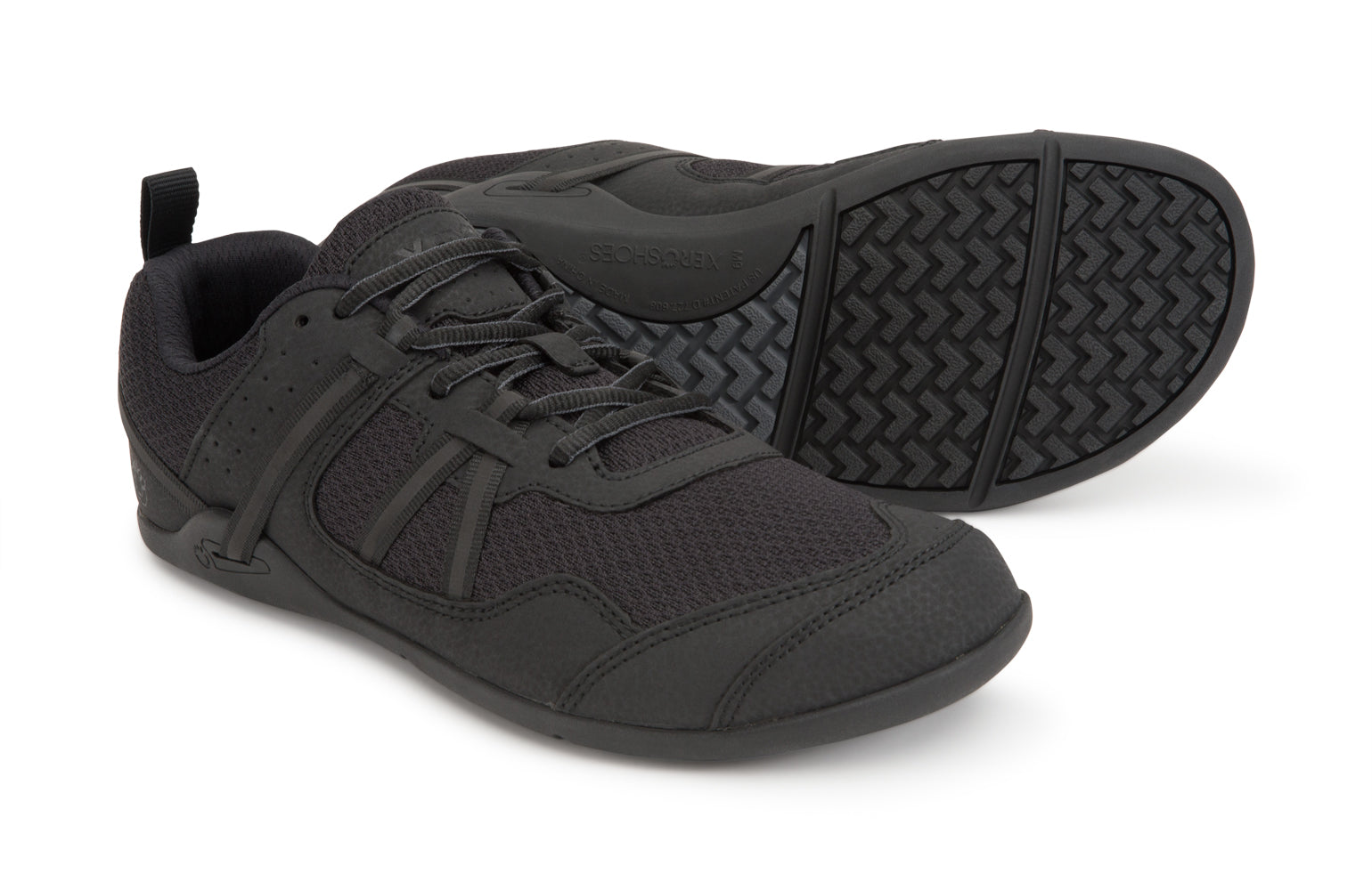 Xero Shoes Canada, specifically men’s barefoot shoes Canada. These minimalist shoes have flexible soles, wide toe boxes, and zero drop. Pair view of Xero Men's Prio in Black. A running and fitness shoe. 