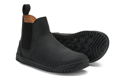 Xero Shoes Canada, specifically men’s barefoot shoes Canada. These minimalist shoes have flexible soles, wide toe boxes, and zero drop. Pair view of Men's Ridgeway Chelsea in Black, a versatile boot.