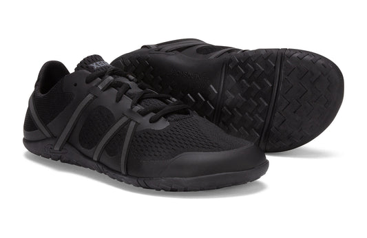 Xero Shoes Canada, specifically barefoot running shoes Canada. These minimalist shoes have flexible soles, wide toe boxes, and zero drop. Pair view of Xero Men's Speed Force II in Black. Running and speed training shoe.