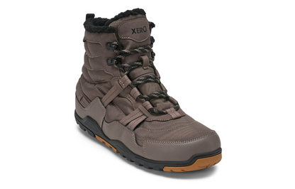 Xero Shoes Canada, specifically men’s barefoot shoes Canada. These minimalist shoes have flexible soles, wide toe boxes, and zero drop. Front view of Xero Men's Alpine in Taupe. Waterproof, lightweight snow boot. 