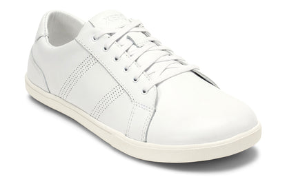 Xero Shoes Canada, specifically men’s barefoot shoes Canada. These minimalist shoes have flexible soles, wide toe boxes, and zero drop. Angled view of Men's Dillon Leather in White. A classic leather sneaker. 
