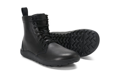 Xero Shoes Canada, specifically women’s barefoot shoes Canada. These minimalist shoes have flexible soles, wide toe boxes, and zero drop. Side view of Xero Breckenridge in Black. A classic leather boot. 