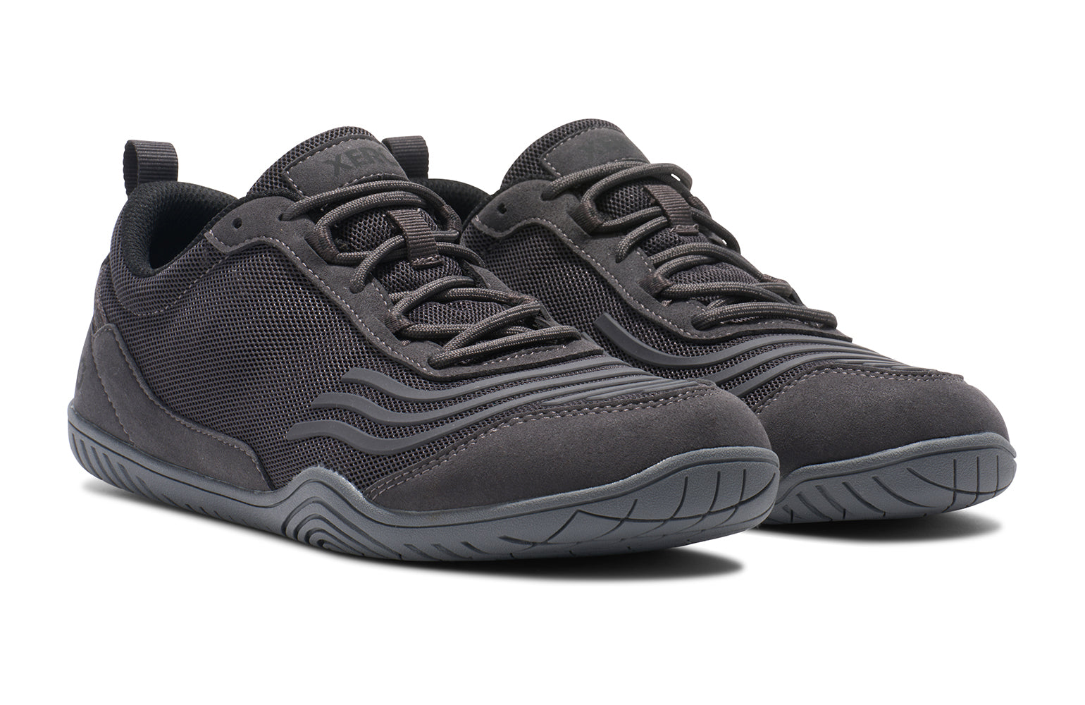 Xero Shoes Canada, a barefoot running shoe Canada. These minimalist shoes have flexible soles, wide toe boxes, and zero drop. Side view of Xero Men's 360s in Asphalt/Gray. A cross-training shoe. 